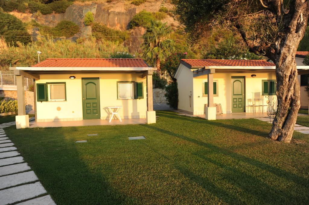 Residence Baia La Ruota Бордихера Стая снимка